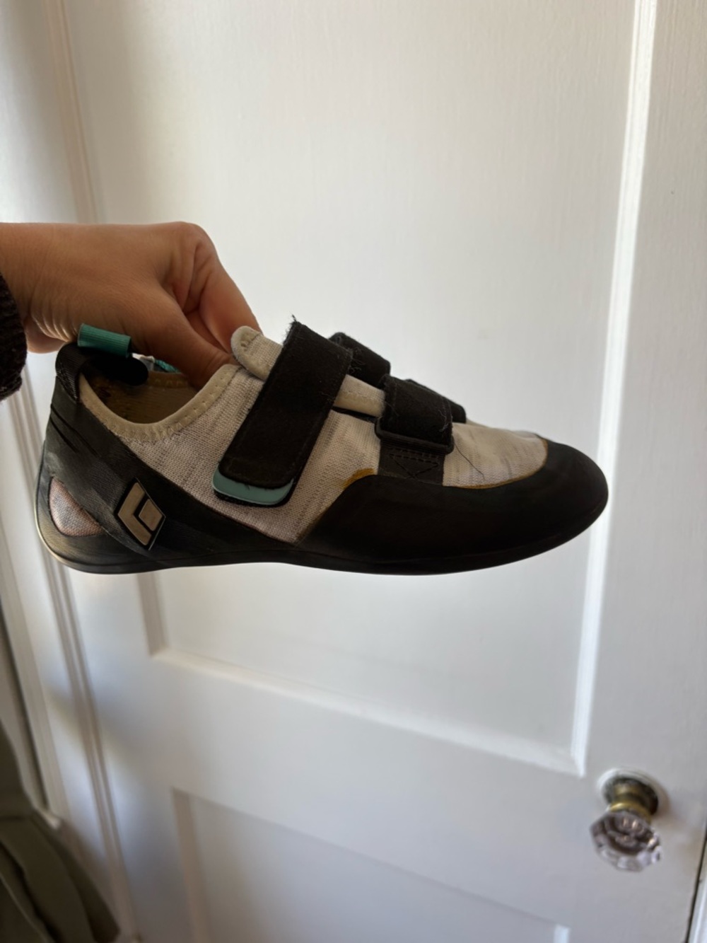 Black Diamond | Black and White Climbing Shoe | 6.5W | 5.5M - Picture 4 of 9